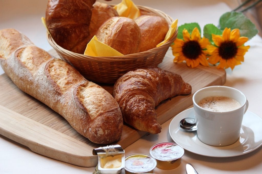 café da manhã francês